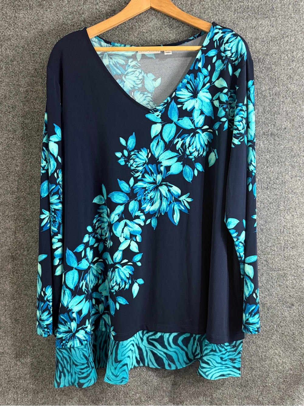 Susan Graver Womens L Liquid Knit Navy Turquoise Floral V-Neck Layered Hem Top
